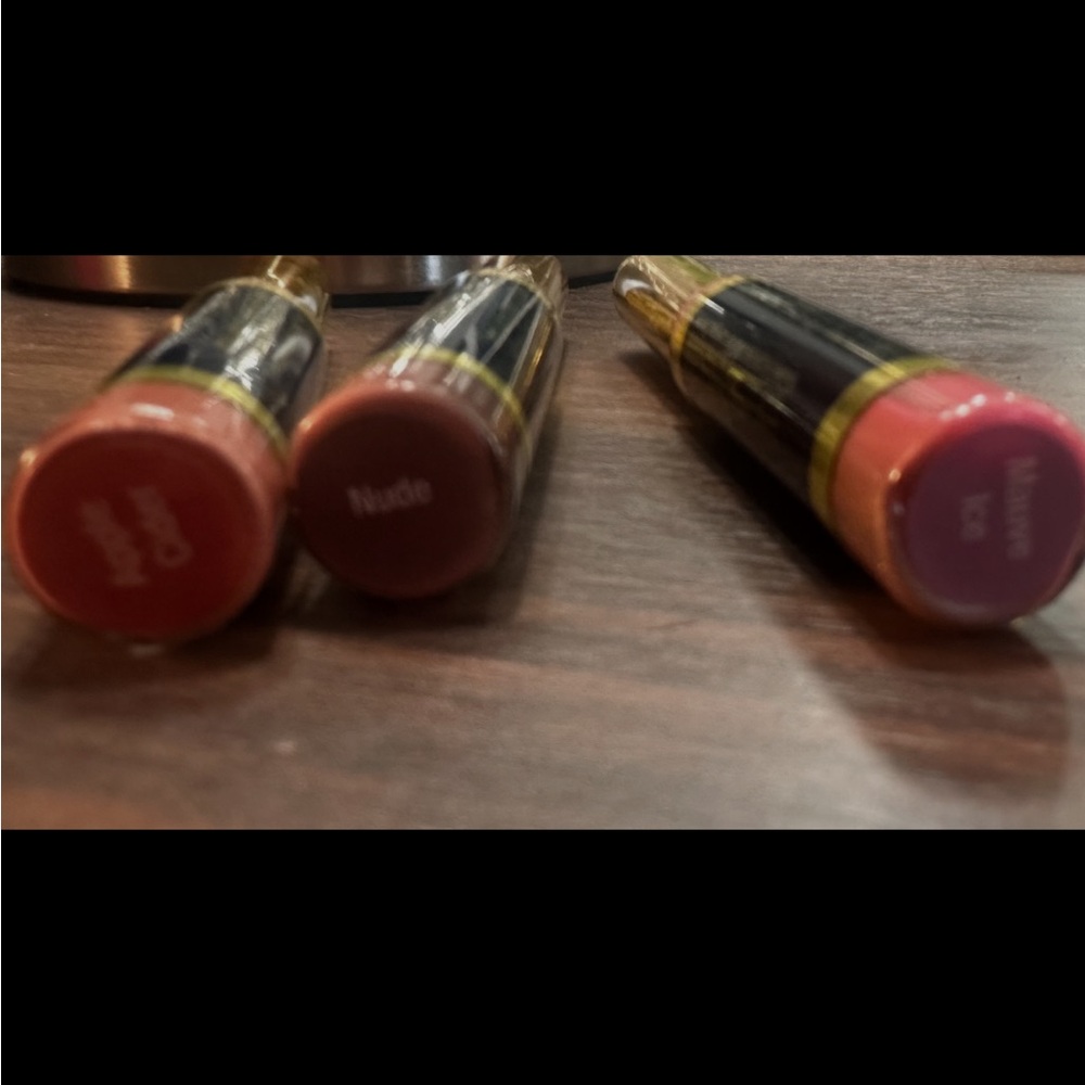 Nude Lipstick Trio